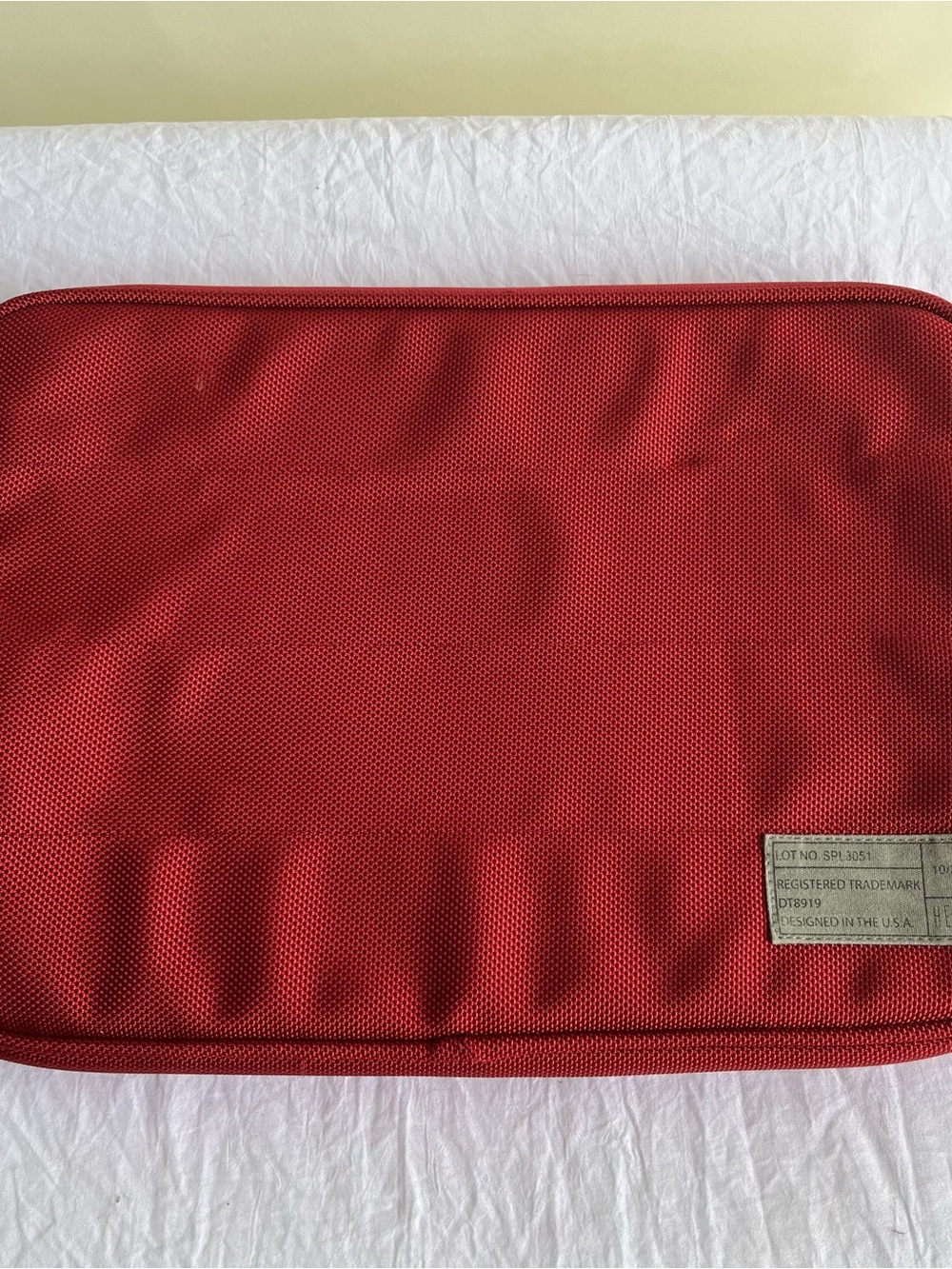 Hex Padded Tablet Case Red Zipper Pocket EUC